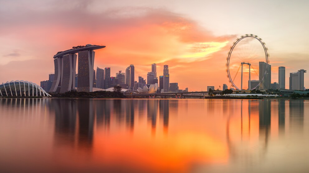 Die Skyline Singapurs ist zum Verlieben schön! Mit Singapore Airlines können Sie endlich wieder in die Stadt der kulturellen Vielfalt reisen.