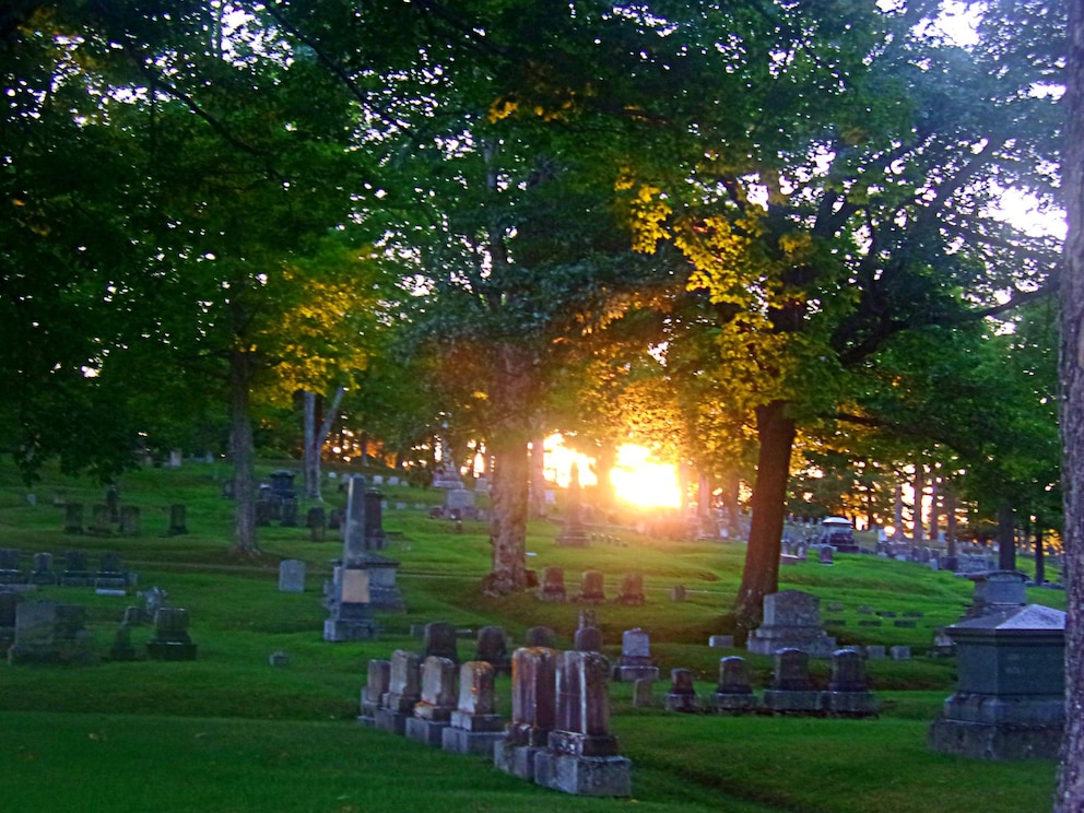 Mount Hope Cemetery in Maine
