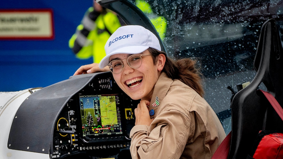 Junge Pilotin Zara Rutherford vor dem Rekord