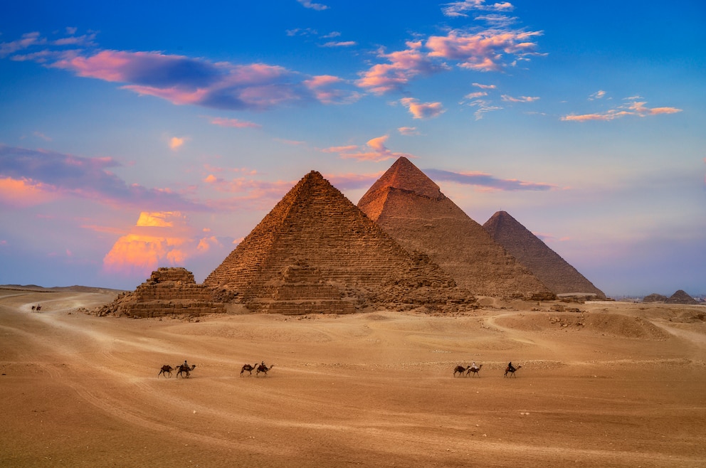 Eine Fernreise zu den Pyramiden von Gizeh, Ägypten, ist 2022 trotz Corona möglich