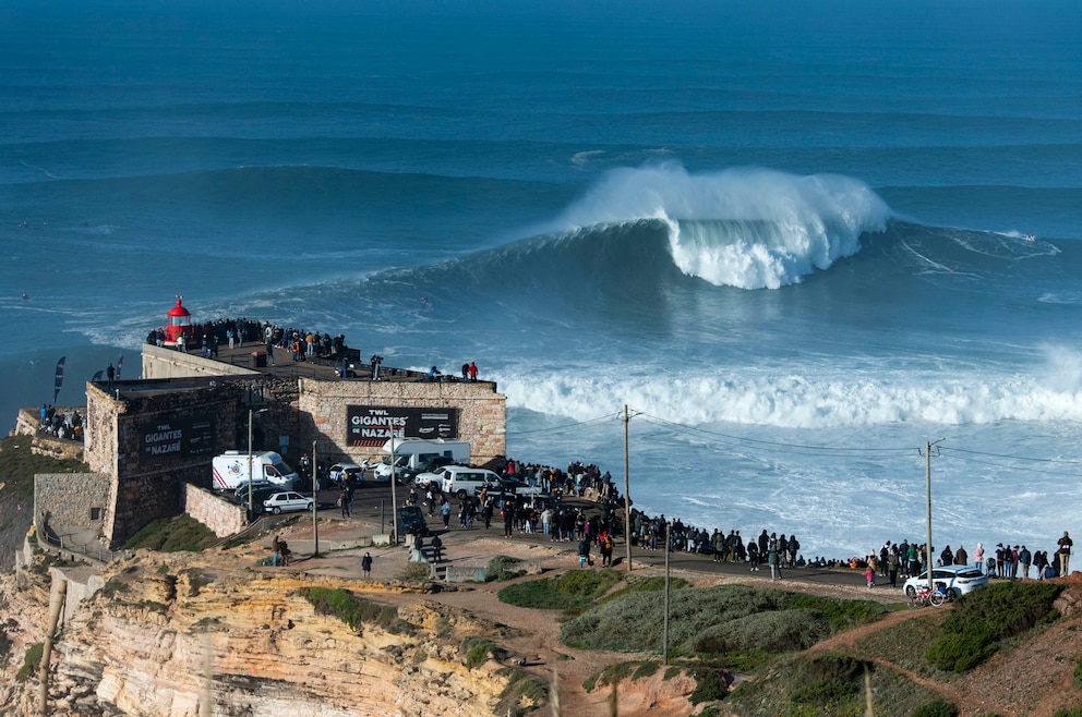 Riesenwellen Nazaré Portugal