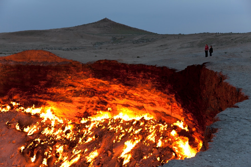 Der Krater von Derweze in Turkmenistan