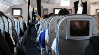 Wer sich im Flugzeug umsetzen möchte, sollte wissen, dass der Wechsel mitunter ein Sicherheitsrisiko darstellen kann