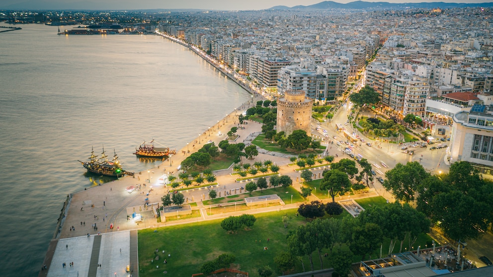Reisetipps Thessaloniki: Der Weiße Turm vor den Toren der Stadt