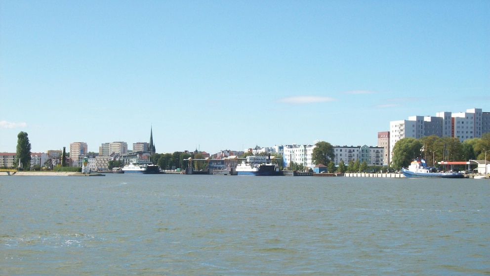 Swinemünde Stadtpanorama von der Ostseemündung der Swine