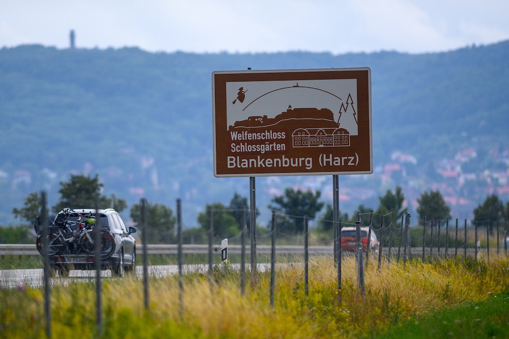 braunes Schild Autobahn