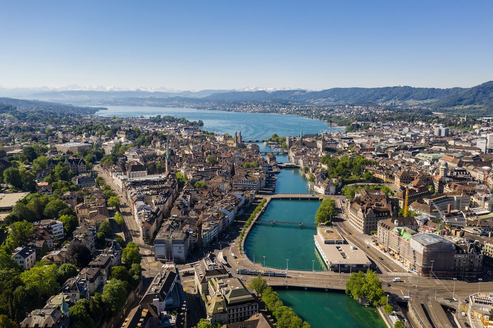 Blick auf Zürich und die Limmat