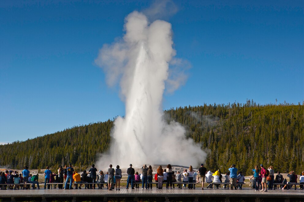 Der „Old Faithful“ Geysir im Yellowstone National Park