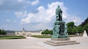 Das berühmt-berüchtigte Karlsruher Schloss ist jeden Sommer Schauplatz der Schlosslichtspiele