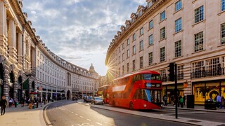 London's Straßen sind nicht nur bekannt für ihre knallroten Busse, sondern auch für die Vielfältigkeit der Läden, Cafes und Restaurants welche an jeder Ecke zu finden sind!