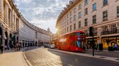 London's Straßen sind nicht nur bekannt für ihre knallroten Busse, sondern auch für die Vielfältigkeit der Läden, Cafes und Restaurants welche an jeder Ecke zu finden sind!