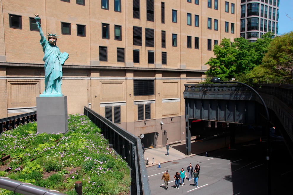 Die Mini-Freiheitsstatue soll noch bis zum März 2023 zu sehen sein