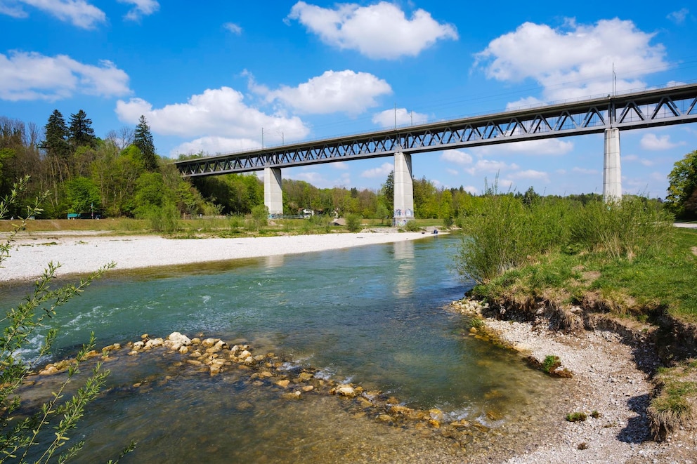 Großhesseloher Brücke München