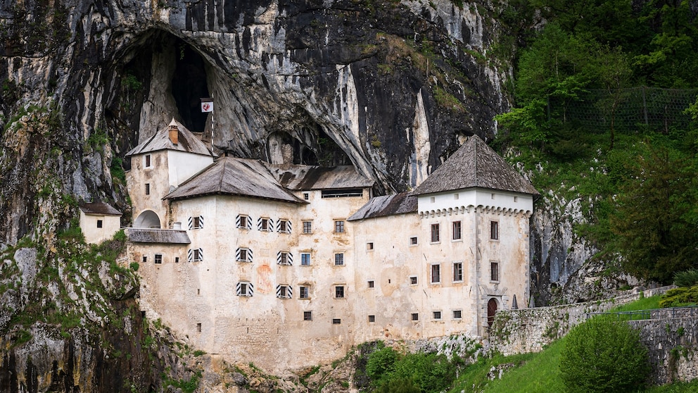 Schloss Predjama