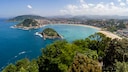 Blick auf die Bucht von San Sebastián mit Strand
