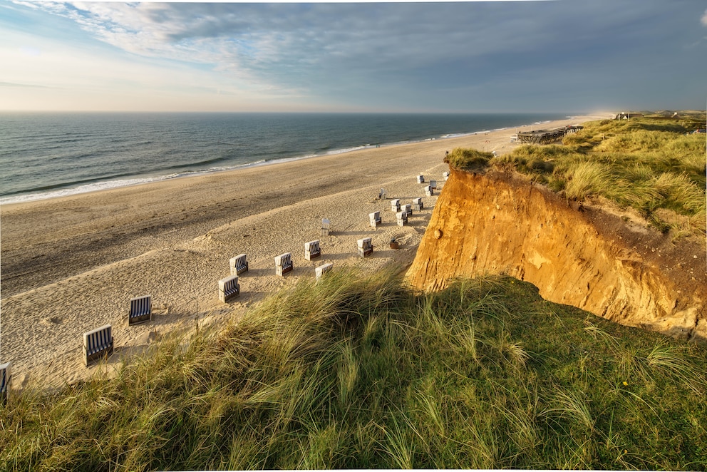 Sylt ist zwar eher teuer – bei der Anreise mit dem Deutschlandticket kann man aber einiges sparen