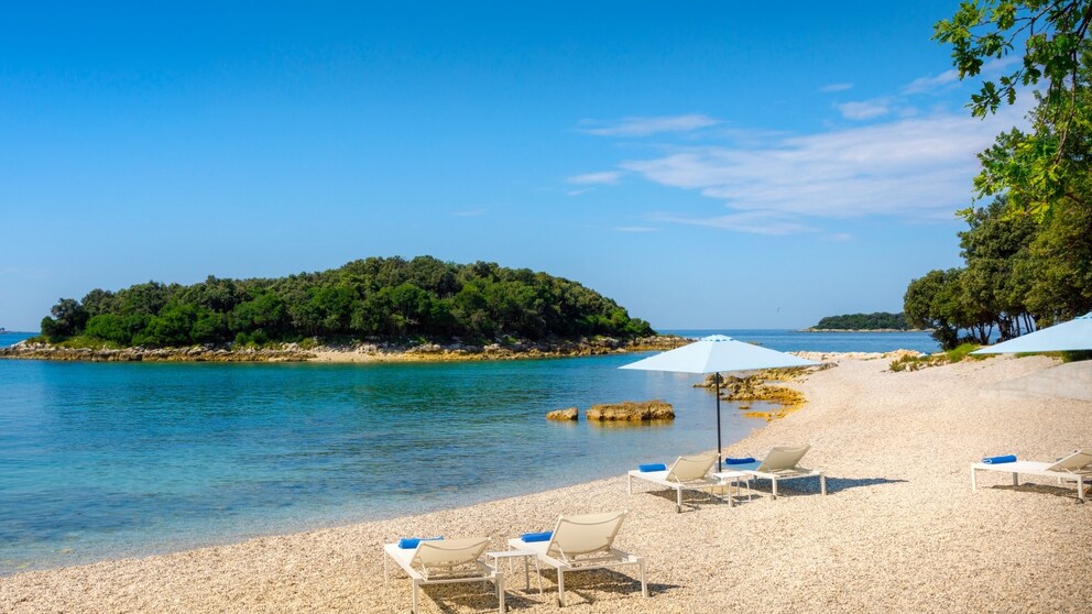 Lust auf Urlaub? Kroatien lockt mit üppiger Natur, wunderschönen Hotelanlagen und malerischen Stränden.