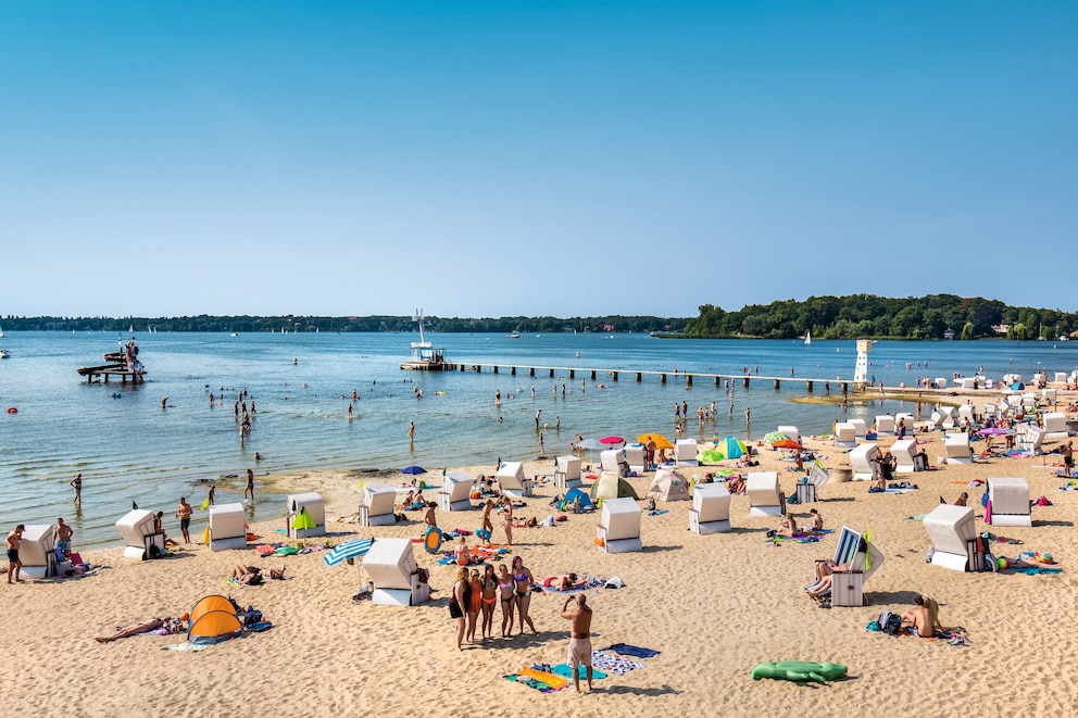 Badesee Mit Sandstrand In Der Nähe