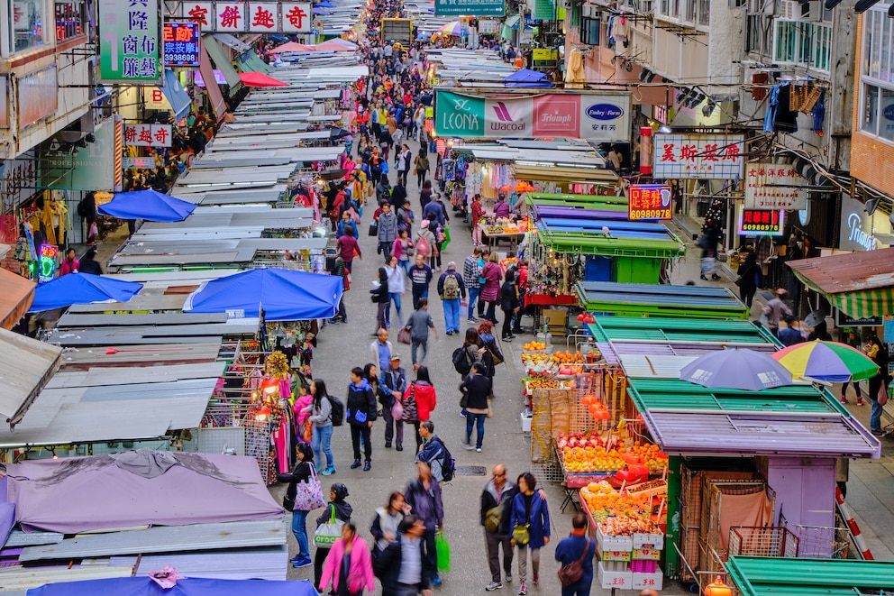 TRAVELBOOK-Autorin Anna meint: Bei einem Besuch von Hongkong muss man mindestens zwei Straßenmärkte sehen