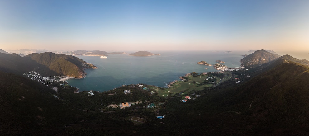 Wer wandern möchte, sollte sich den Weg entlang der Big Wave Bay bis nach Shek-Oh anschauen