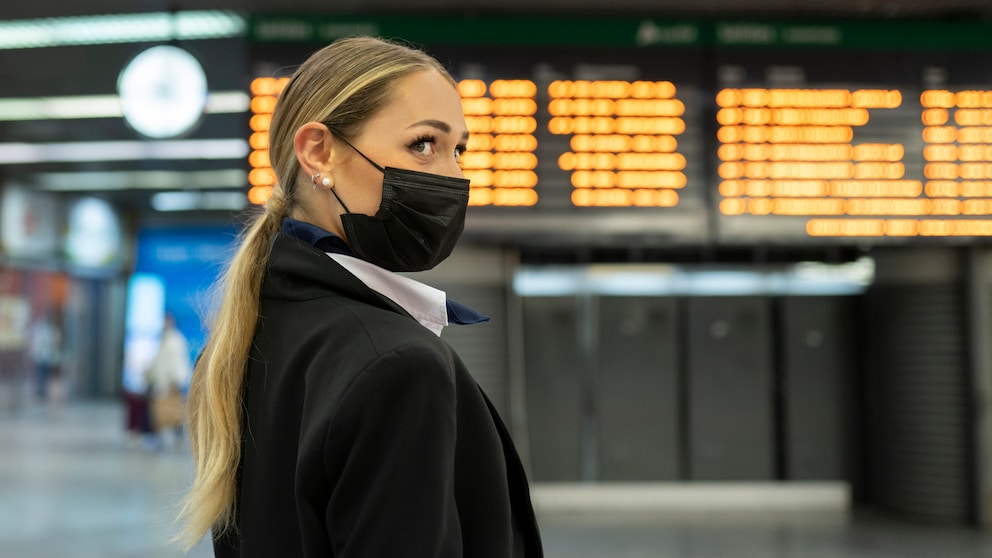 Eine Flugbegleiterin schildert bei TRAVELBOOK anonym, warum der Luftverkehr im Chaos versinkt (Symbolfoto)