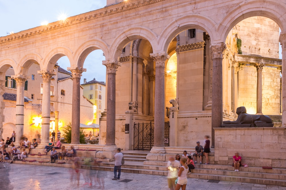 Diokletian Palast in der kroatischen Stadt Split bei Sonnenuntergang