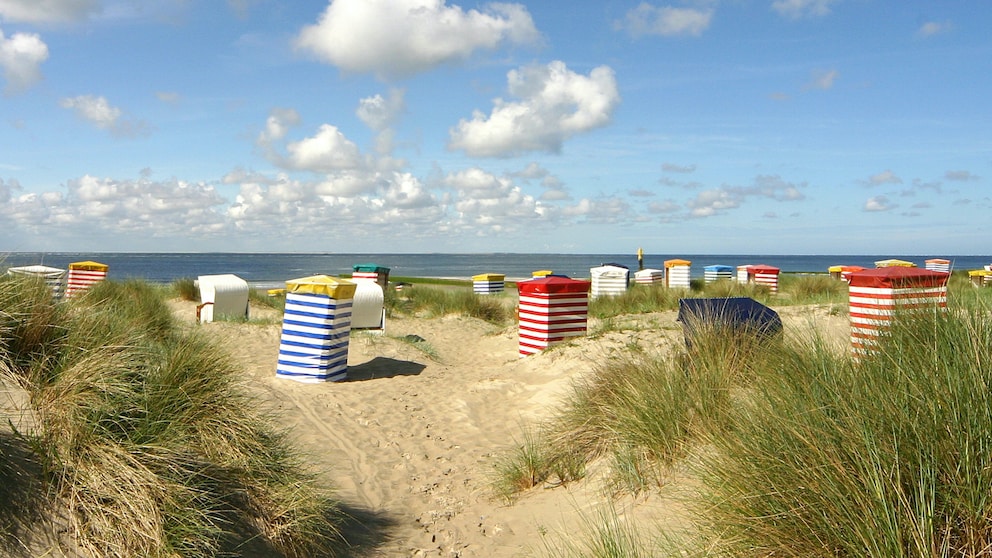 Sand und Meer, soweit das Auge reicht: So sieht er aus, der schönste Strand Deutschlands