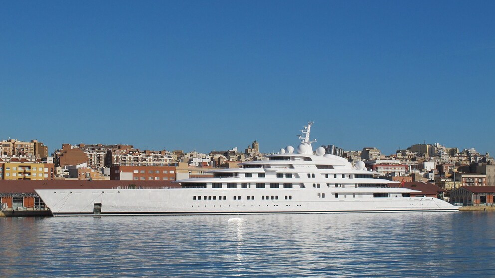 Die „Azzam“ ist die größte Jacht der Welt