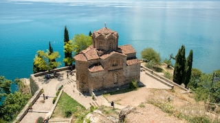 Die Kirche des Heiligen Johannes von Kaneo ist das Wahrzeichen der Stadt Ohrid