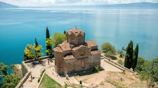 Die Kirche des Heiligen Johannes von Kaneo ist das Wahrzeichen der Stadt Ohrid