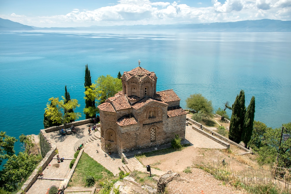 Die Kirche des Heiligen Johannes von Kaneo ist das Wahrzeichen der Stadt Ohrid