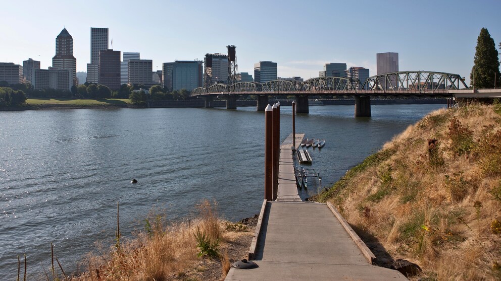 Blick auf Portland, hinten die Hawthorne Bridge