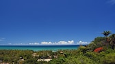 Der Blick von der Kirche Nossa Senhora da Ajuda aus auf den Strand