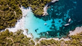 Die Cala Turqueta auf Menorca zählt zu den schönsten Buchten der Insel