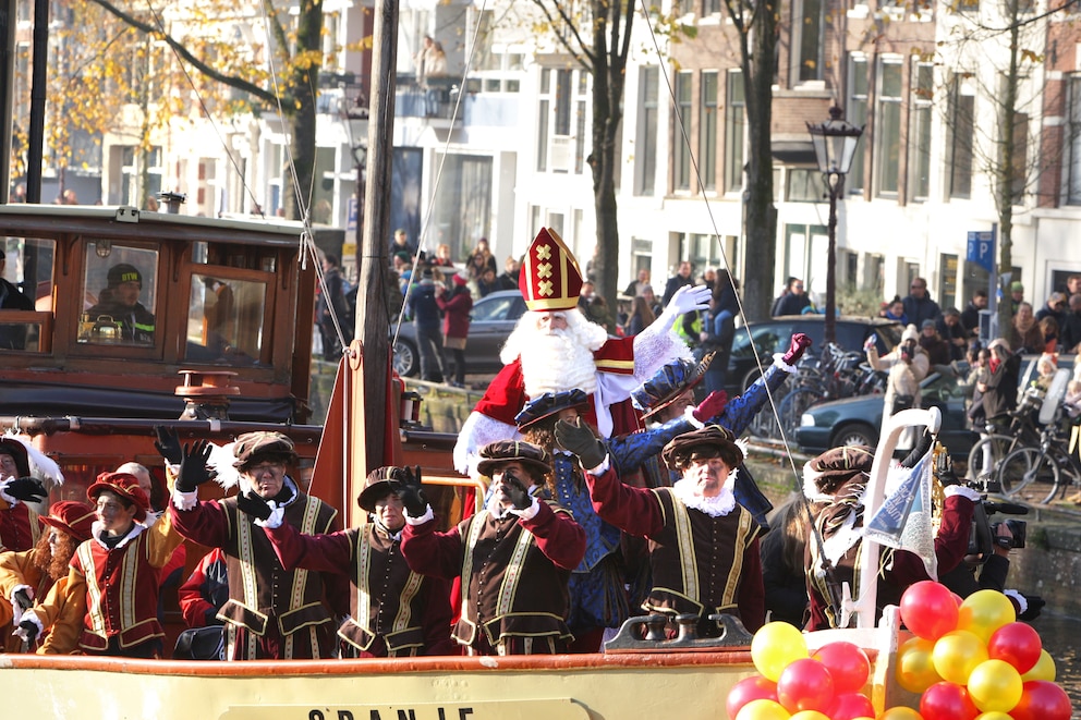 Sinterklaas Ankunft Parade in Amsterdam