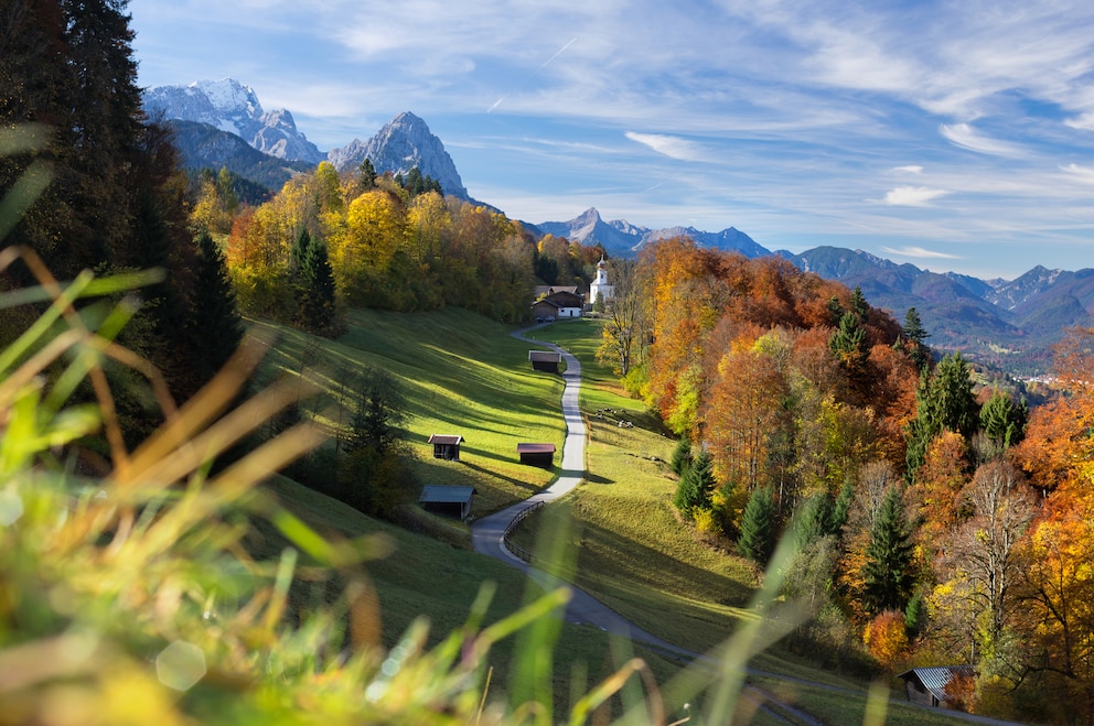 Zur Zugspitze führen gleich drei der beliebtesten Wanderrouten in Deutschland – doch Anfänger sollten sich eine Wanderung gut überlegen