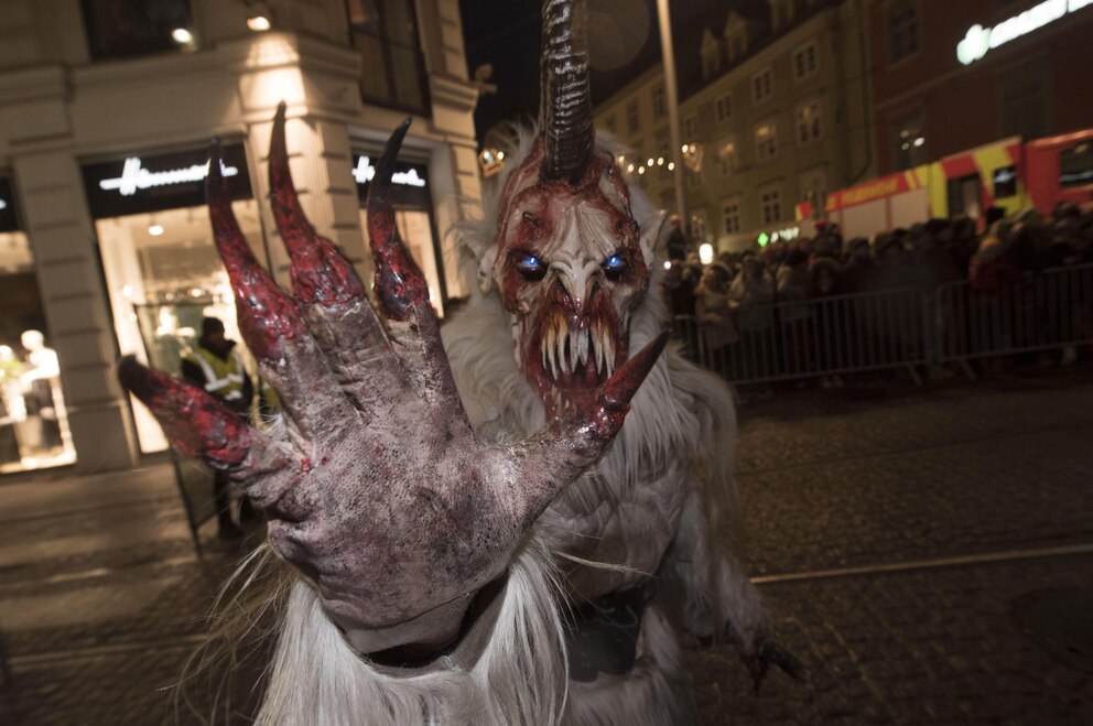 Skurrile Weihnachtsbräuche: Krampus