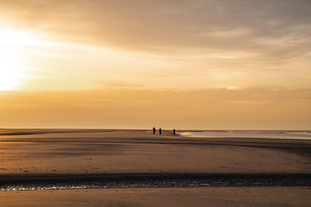 Borkum, Strand bei Sonnenuntergang