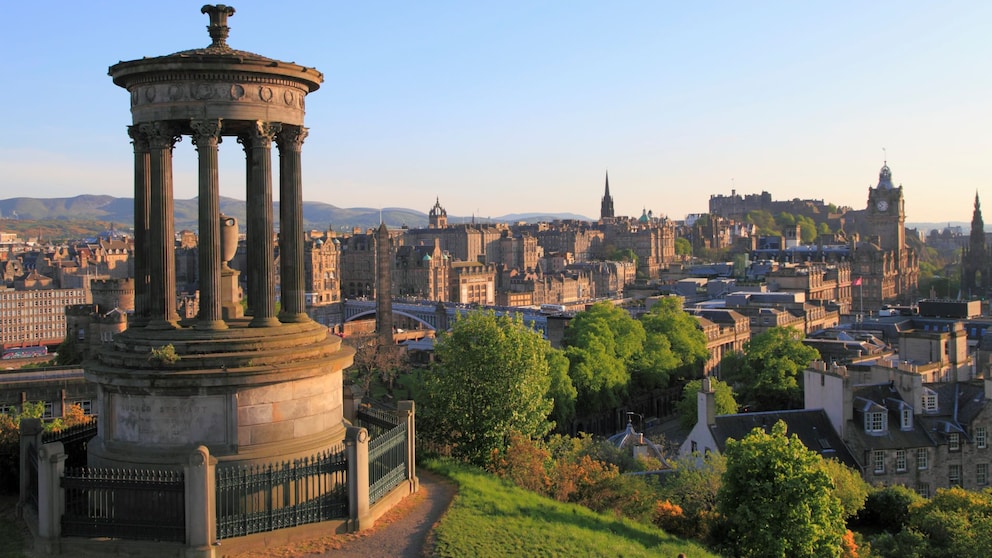 Ausblick vom Calton Hill über die schottische Hauptstadt