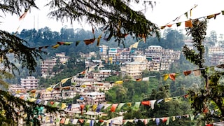 McLeod Ganj, ein Vorort von Dharamshala, liegt in den Bergen Nordindiens