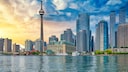 Die Skyline von Toronto mit dem Wahrzeichen, dem CN Tower