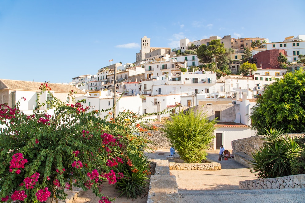 Die Altstadt von Ibiza, der laut dem Ranking besten Insel in Europa