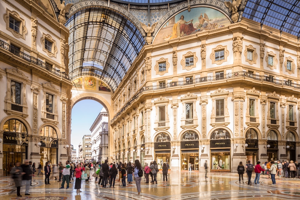 Einkaufspassage mit Nobel-Geschäften: die Galleria Vittorio Emanuele IIF
