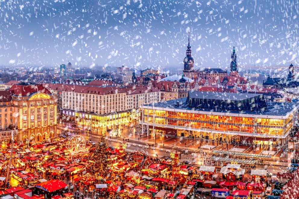 schönster Weihnachtsmarkt Deutschlands - Striezelmarkt