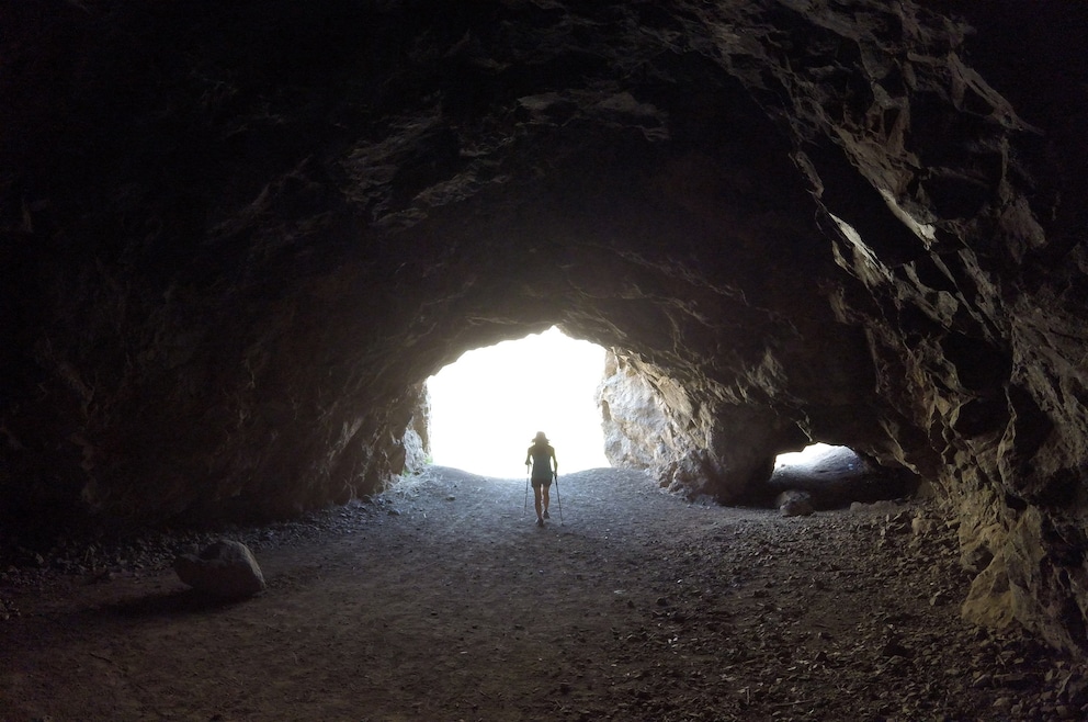 Bronson Cave: Kaliforniens Berühmte Film-Höhle - TRAVELBOOK