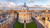 Das 1737 bis 1749 erbaute „The Radcliffe Camera“ in Oxford wird heute als Lesesaal der Bodleian-Bibliothek genutzt und ist eines der beeindruckendsten Gebäude der britischen Stadt