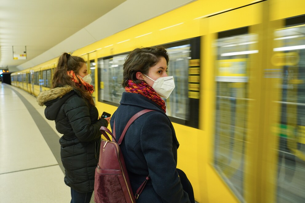 Maskenpflicht In Bus Und Bahn: Das Gilt Im ÖPNV Und Fernverkehr