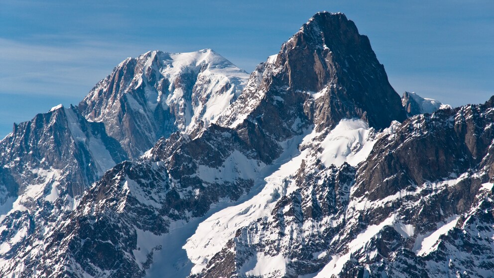 Auf dem Gipfel des Mont Blanc im Freien übernachten? Keine gute Idee, wenn es nach dem Bürgermeister einer nahegelegenen Ortschaft geht.