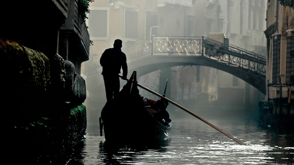 Für Gondoliere in Venedig sollen zur Überprüfung der Fahrtauglichkeit neue Regeln eingeführt werden – doch es hagelt Kritik