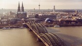 Die vier Bahnstrecken mit der meisten Verspätung führen alle über den Kölner Hauptbahnhof